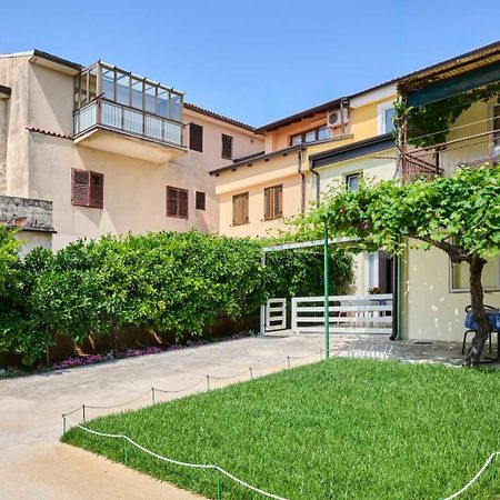 Apartman Ema Novigrad Istria Exterior foto